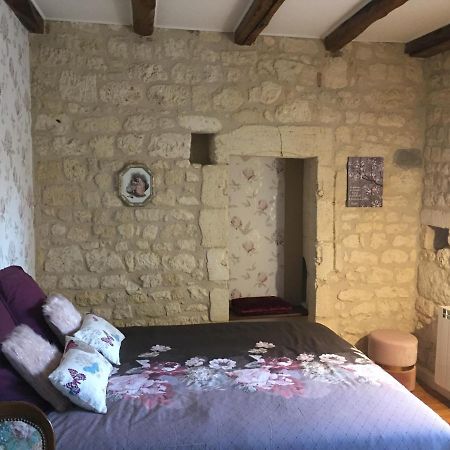 De Charme Et D'Eau Bed & Breakfast Saint-Savinien ภายนอก รูปภาพ