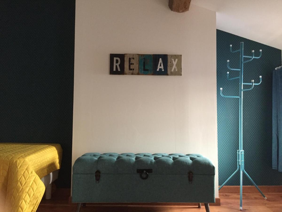 De Charme Et D'Eau Bed & Breakfast Saint-Savinien ภายนอก รูปภาพ