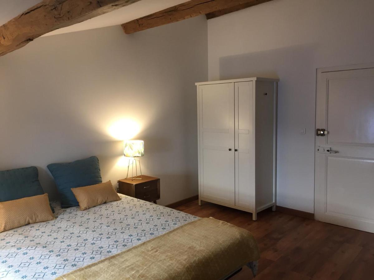 De Charme Et D'Eau Bed & Breakfast Saint-Savinien ภายนอก รูปภาพ
