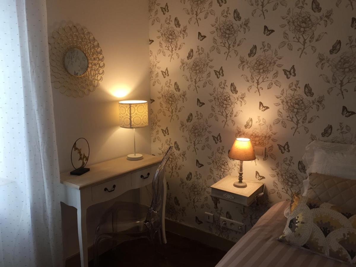 De Charme Et D'Eau Bed & Breakfast Saint-Savinien ภายนอก รูปภาพ