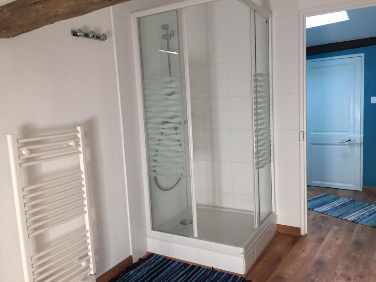 De Charme Et D'Eau Bed & Breakfast Saint-Savinien ภายนอก รูปภาพ