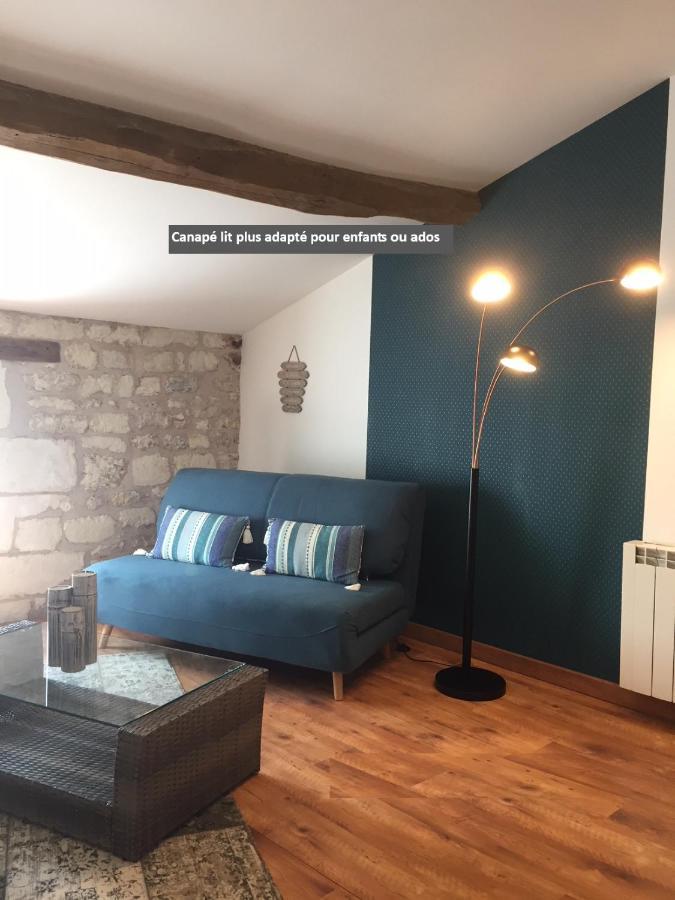 De Charme Et D'Eau Bed & Breakfast Saint-Savinien ภายนอก รูปภาพ